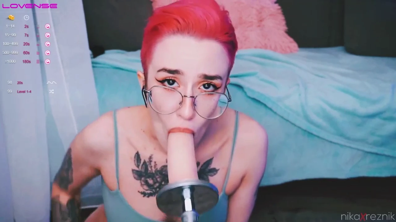 Tomboy får munnen sin knullet av en maskin porn video
